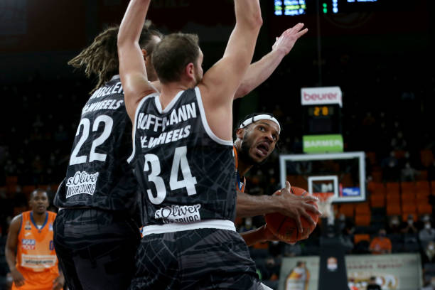 无私助攻为 无私助攻为